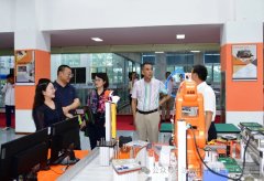 上海市职业教育协会一行莅临济南电子机